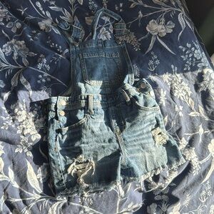 Cat and Jack, Girls Overalls. Size small (6/7).